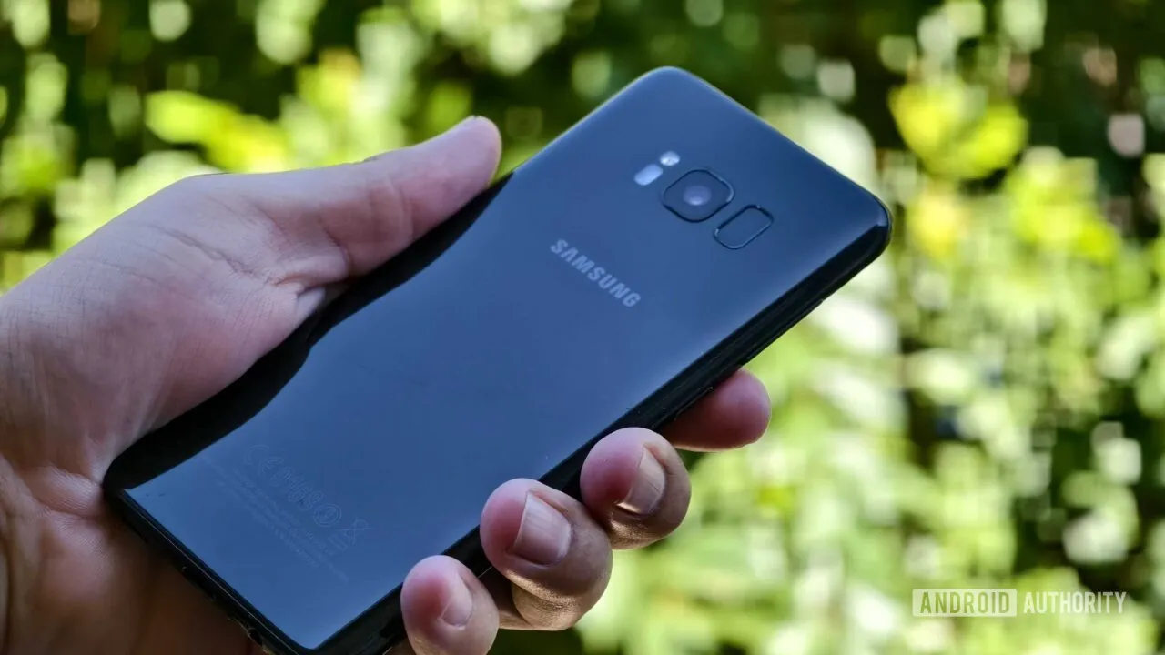 Apakah Smartphone Bertahan 7 Tahun Update? Menguji Galaxy S8 Jawabannya
